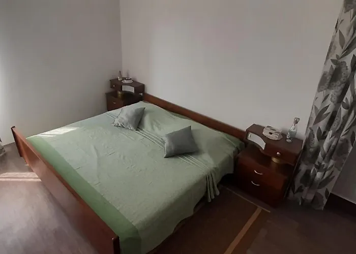 Ina 2 Apartment
