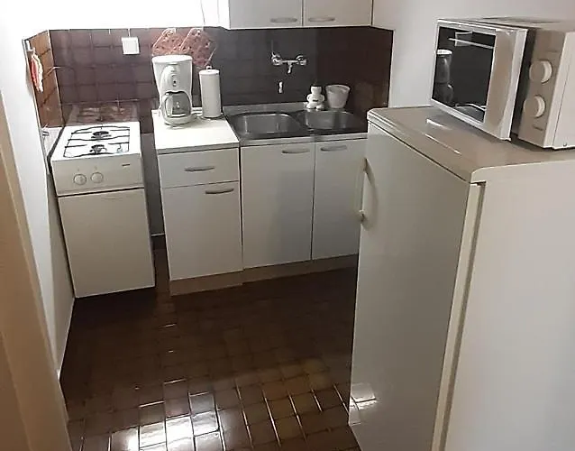 Ina 2 Apartment Funtana
