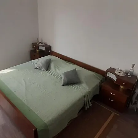 Ina 2 Apartment